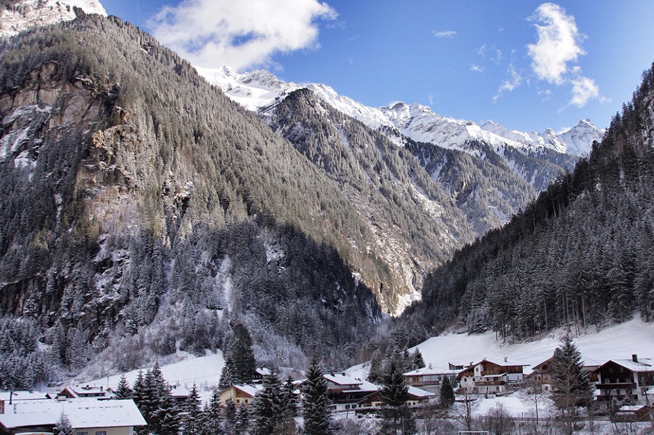 Snow surrounded Mayrhofen